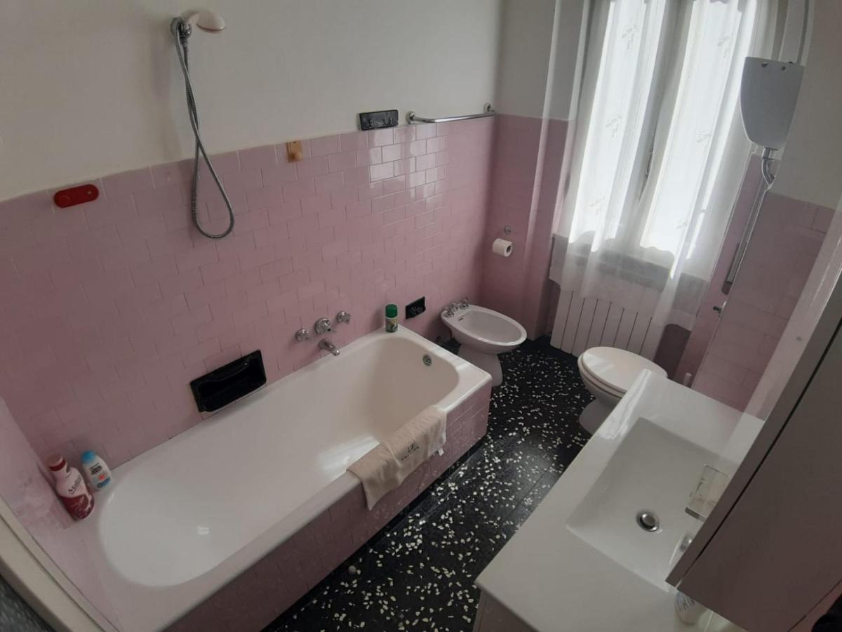 Appartamento Centrale Fino A 8 Posti Letto Pontremoli Exteriör bild