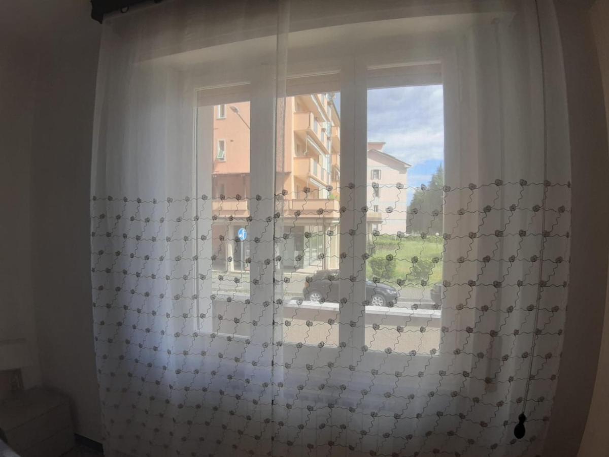 Appartamento Centrale Fino A 8 Posti Letto Pontremoli Exteriör bild